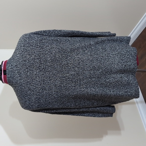 Philomena Petti| Black and White Long Sleeved Polyester - Picture 3 of 10